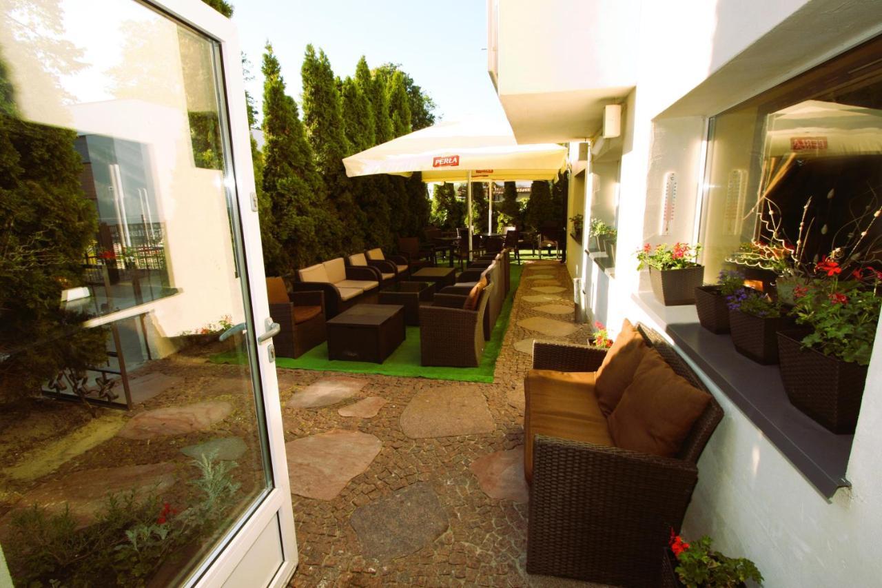 Dom Wczasowy Koral Dziwnow Exterior photo